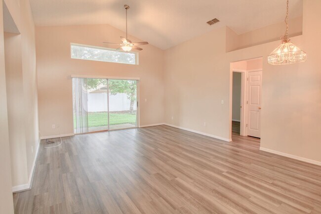 Building Photo - 520 Fahey Ct