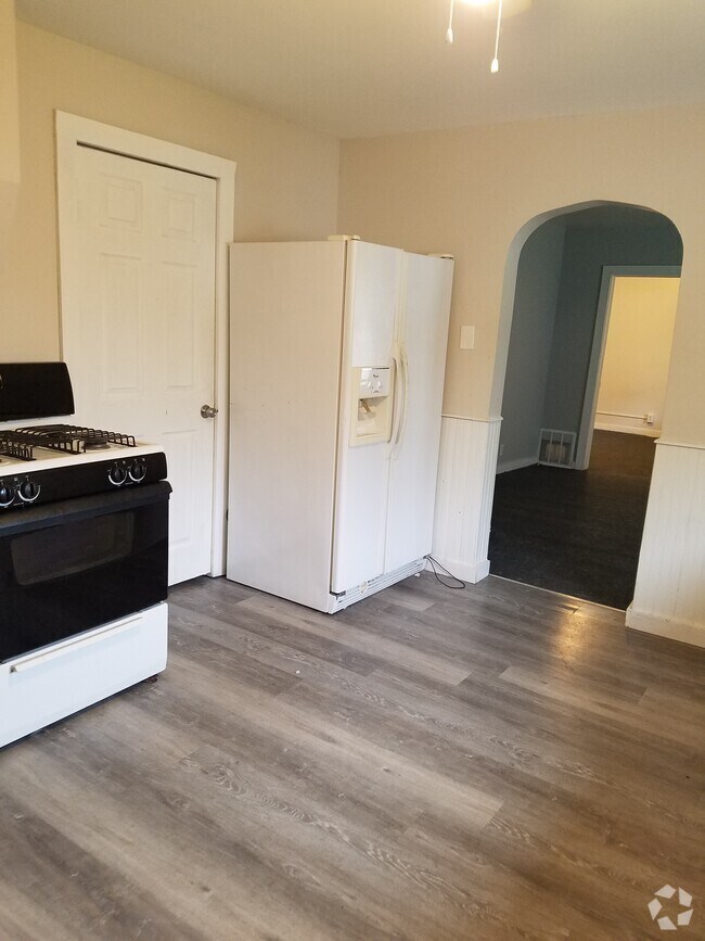 The Raymond Student Apartments for Rent Bay City, MI 1 Rentals