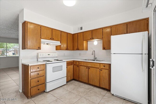Foto del edificio - 1321 E Carol Ave