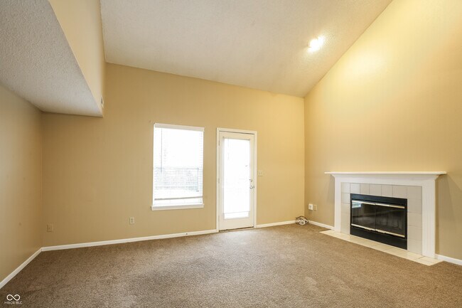 Foto del edificio - 6511 Hazelhatch Dr