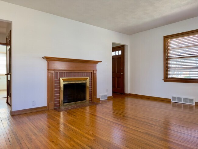 Foto del edificio - 3105 Burrmont Rd