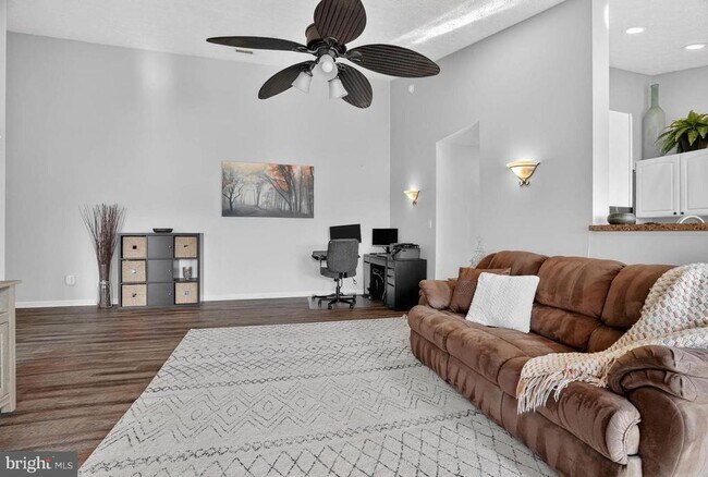 Foto del edificio - 2443 Blue Spring Ct