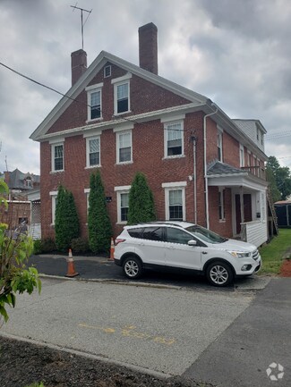 Building Photo - 4 Farnsworth Ct