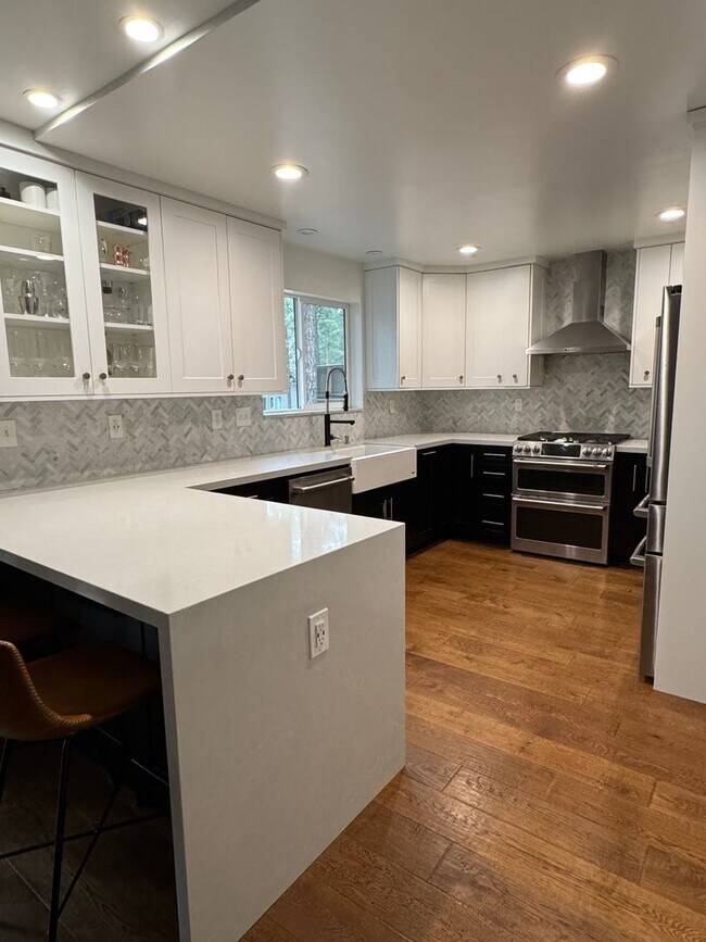 Foto del edificio - Spacious 4BR House in South Lake Tahoe