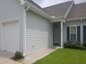 Building Photo - 2651 S Juniper St