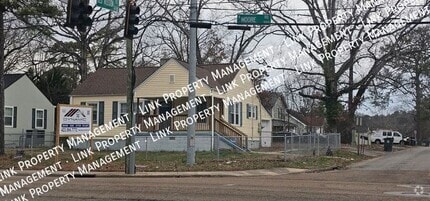 Building Photo - 129 N Moore Rd