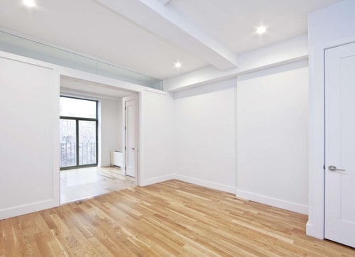 Primary Photo - 240 E 22nd St