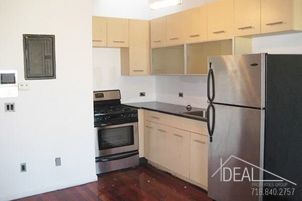 Building Photo - 45 Eldert St