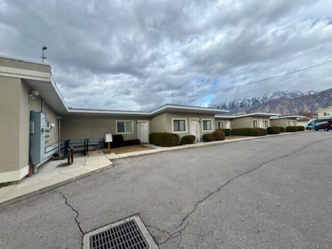 Foto del edificio - 1643 S State St