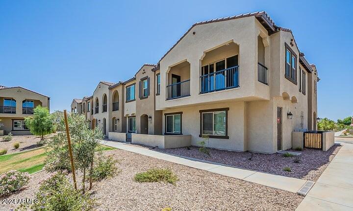 Foto principal - 155 N Lakeview Blvd