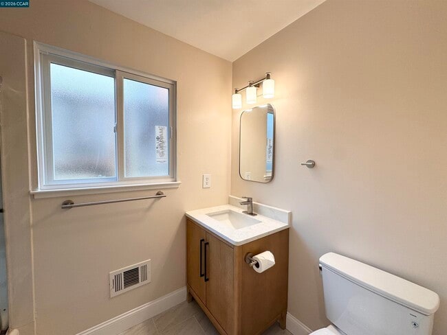 Building Photo - 2307 Panoramic Dr