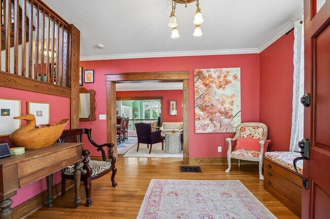 Foto del edificio - 1715 Cedar Ln