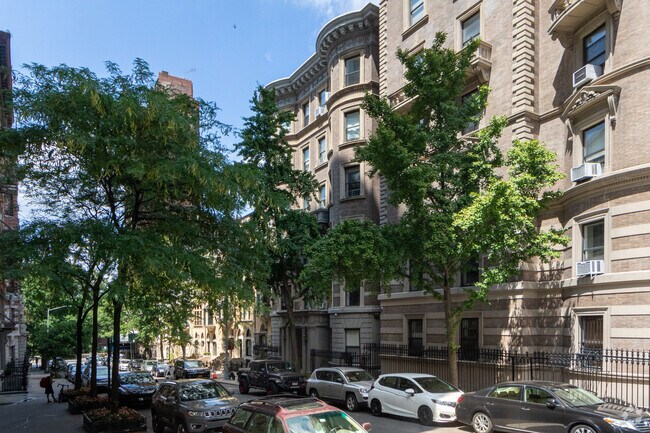 Building Photo - 303 W 80th St