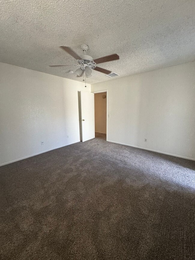 Building Photo - Charming 3 Bed, 2 Bath Home on a large late in  Madera Estates Rent