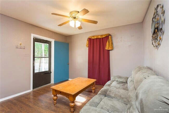 Building Photo - 648 Corral St