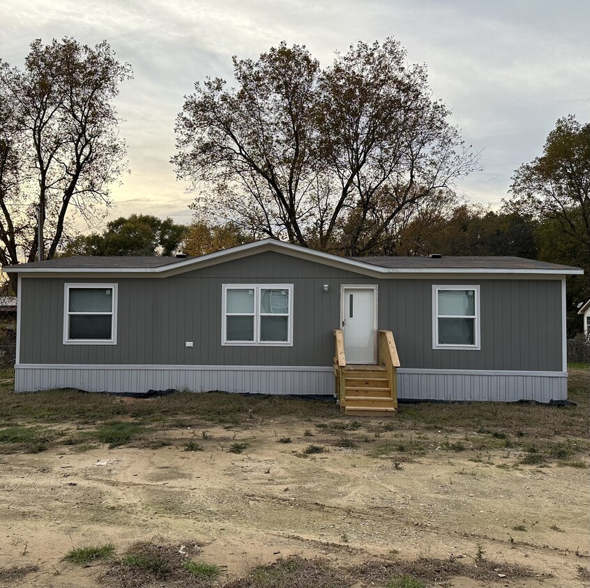 Primary Photo - 4240 State Hwy 64