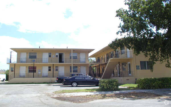 Building Photo - 1033-1057 Spring Garden Rd