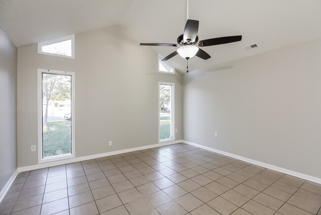 Foto del edificio - 107 Bridge Creek Dr