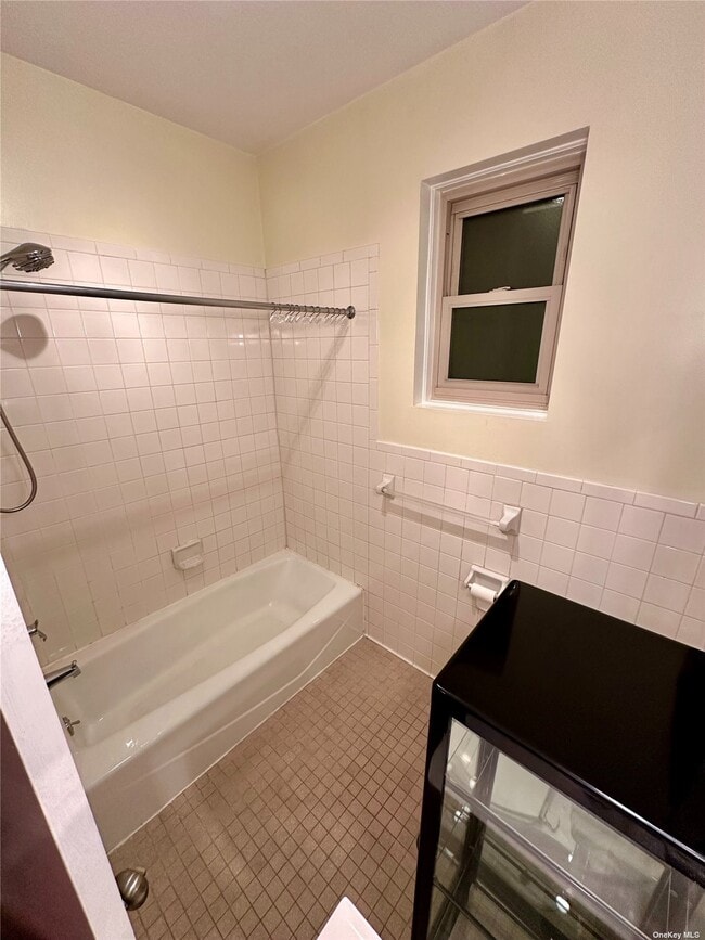 Building Photo - 323 W 43rd St