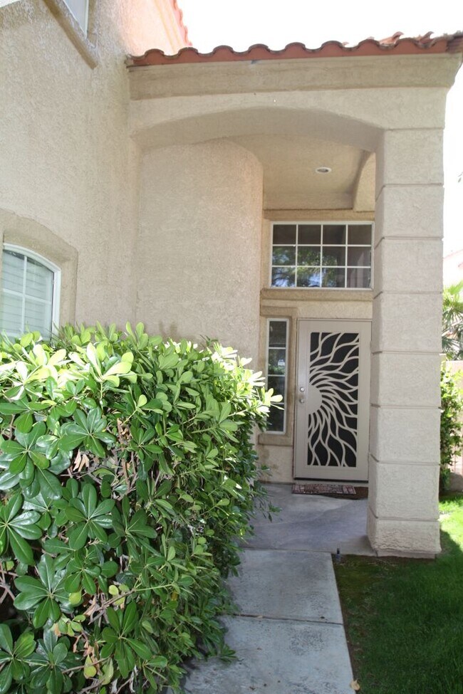 Building Photo - CHARMING 3BD/2.5BA HOME IN PECCOLE RANCH! ...
