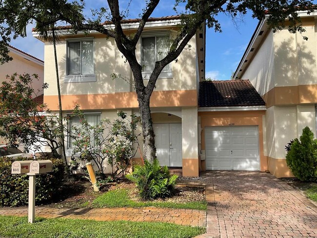 Building Photo - 6639 Hidden Cove Dr