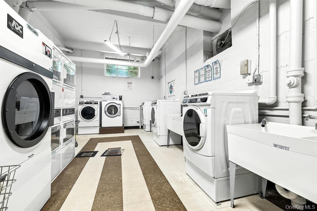 Building Photo - 1133 Midland Ave