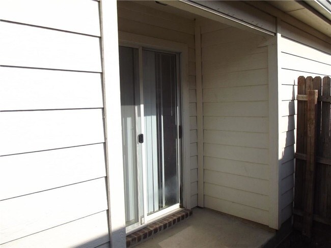 Foto del edificio - 5809 Melanie Dr