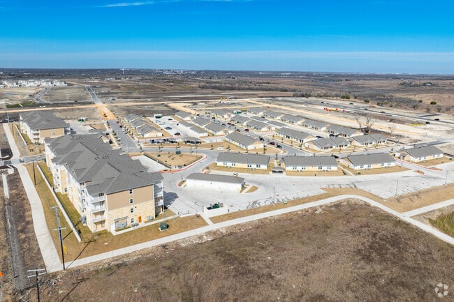 Context - Legacy Square Apartments