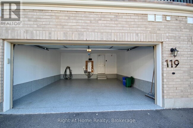 Building Photo - 119 Stork St