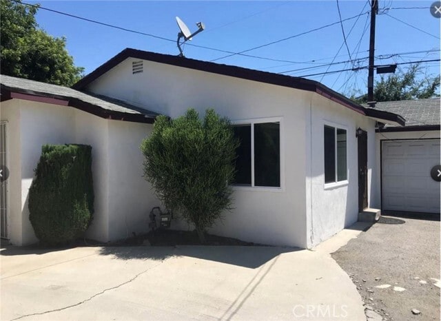 Building Photo - 926 N Electric Ave