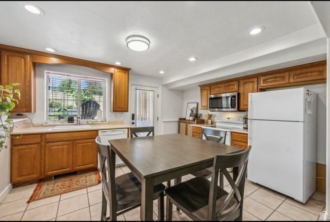 Photo - 9230 S 1520 E Apartments