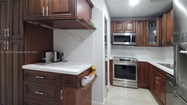 Foto del edificio - 251 NW 43rd Ct