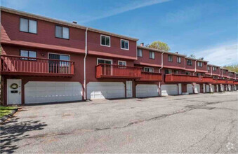 Building Photo - 132 Churchill Dr