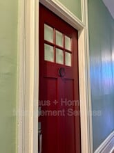 Building Photo - 906 Penn Ave