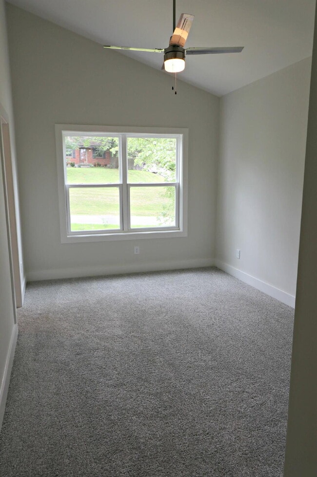 Building Photo - Spacious 4-Bedroom home minutes walk from the park!