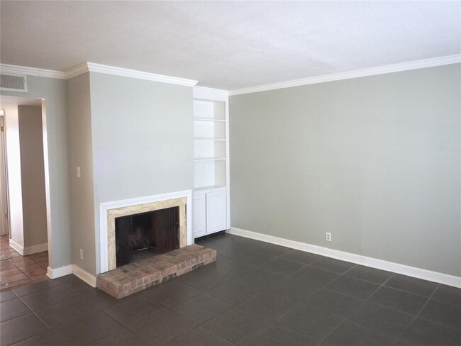 Building Photo - 6473 Hart Ln