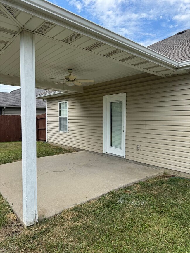 Building Photo - Single Family Home - Available For Rent!