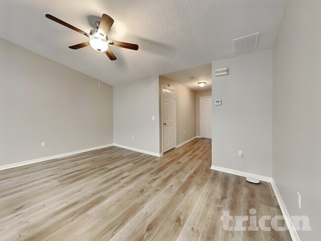 Foto del edificio - 1532 Wallace Manor Ave