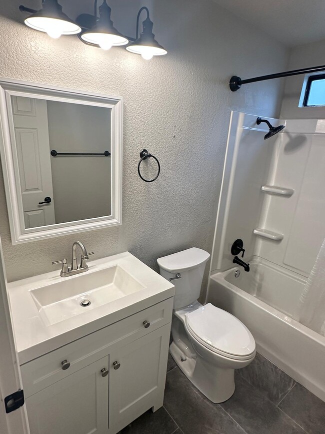 Foto del edificio - 900 Grandview Cir