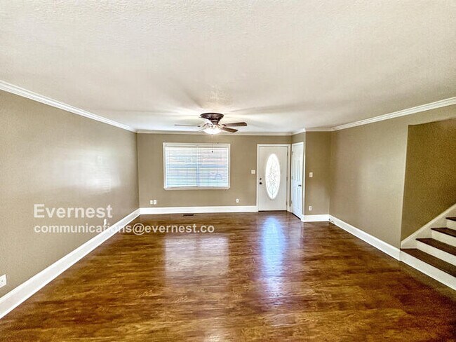 Building Photo - 6821 Knollcrest Dr