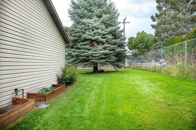 Foto del edificio - 605 N Curtis St