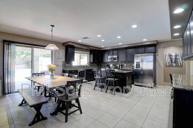 Foto del edificio - 13412 W Annika Dr