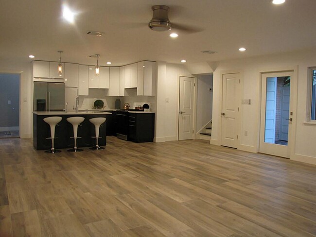Building Photo - 6307 Deerwood Rd