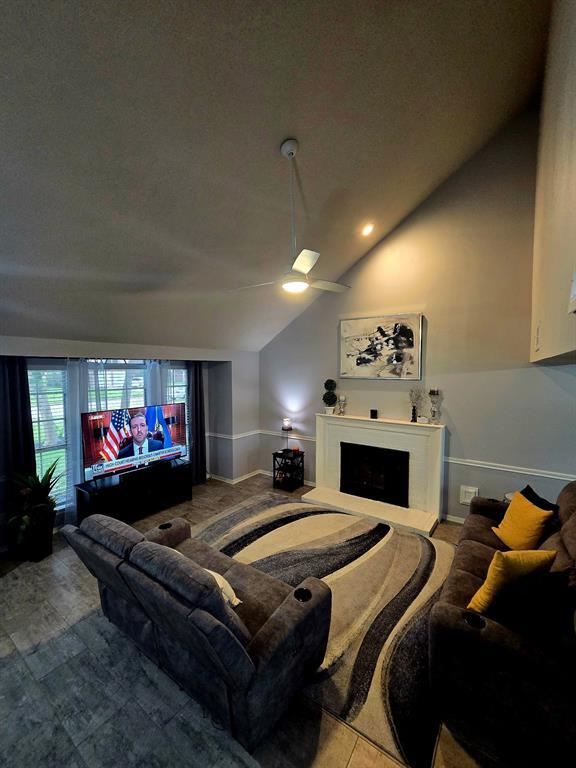 Foto del edificio - 14244 Oak Chase Dr