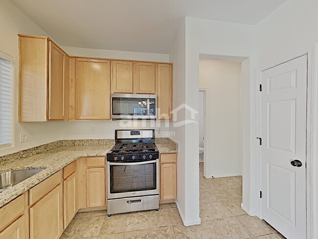 Foto del edificio - 14223 W Country Gables Dr