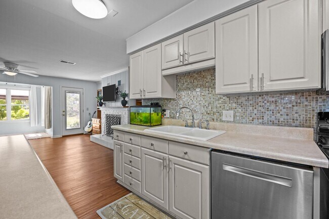 Building Photo - Spacious Home in Peaceful Norfolk Neighbor...