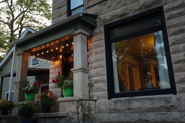 Building Photo - 2740 W Adams St