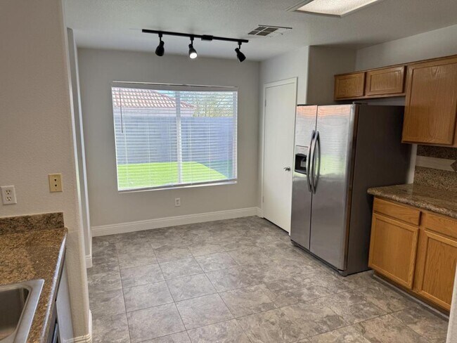 Foto del edificio - 7624 License St