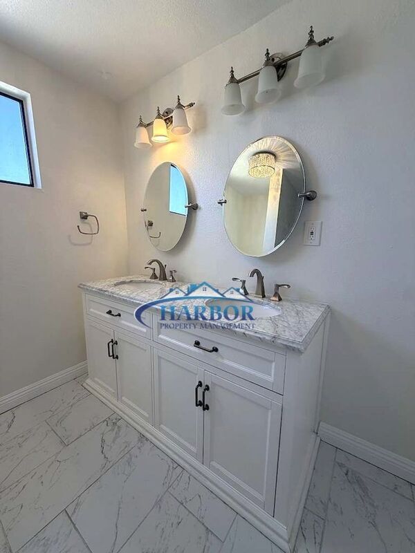Foto del edificio - 1015 W 159th St