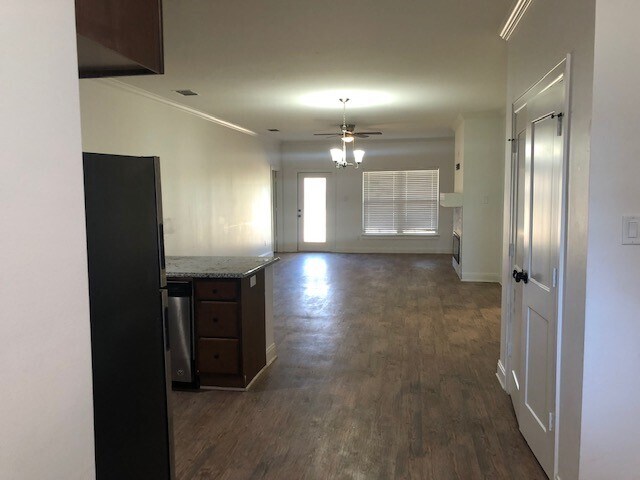 Foto del edificio - 1524 E Travis St